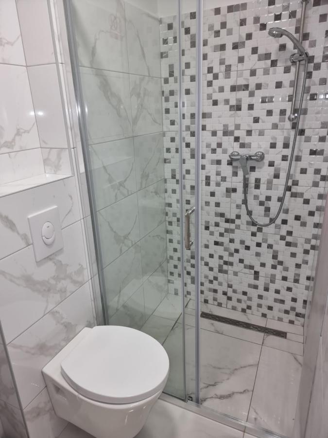 Apartmani Anastasia With Pool, Novalja Exterior foto